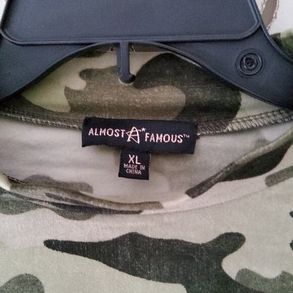 Almost Famous Juniors Soft Camo 2 Piece Tube Top & Long Sleeve Mock Crop Top - Picture 5 of 8